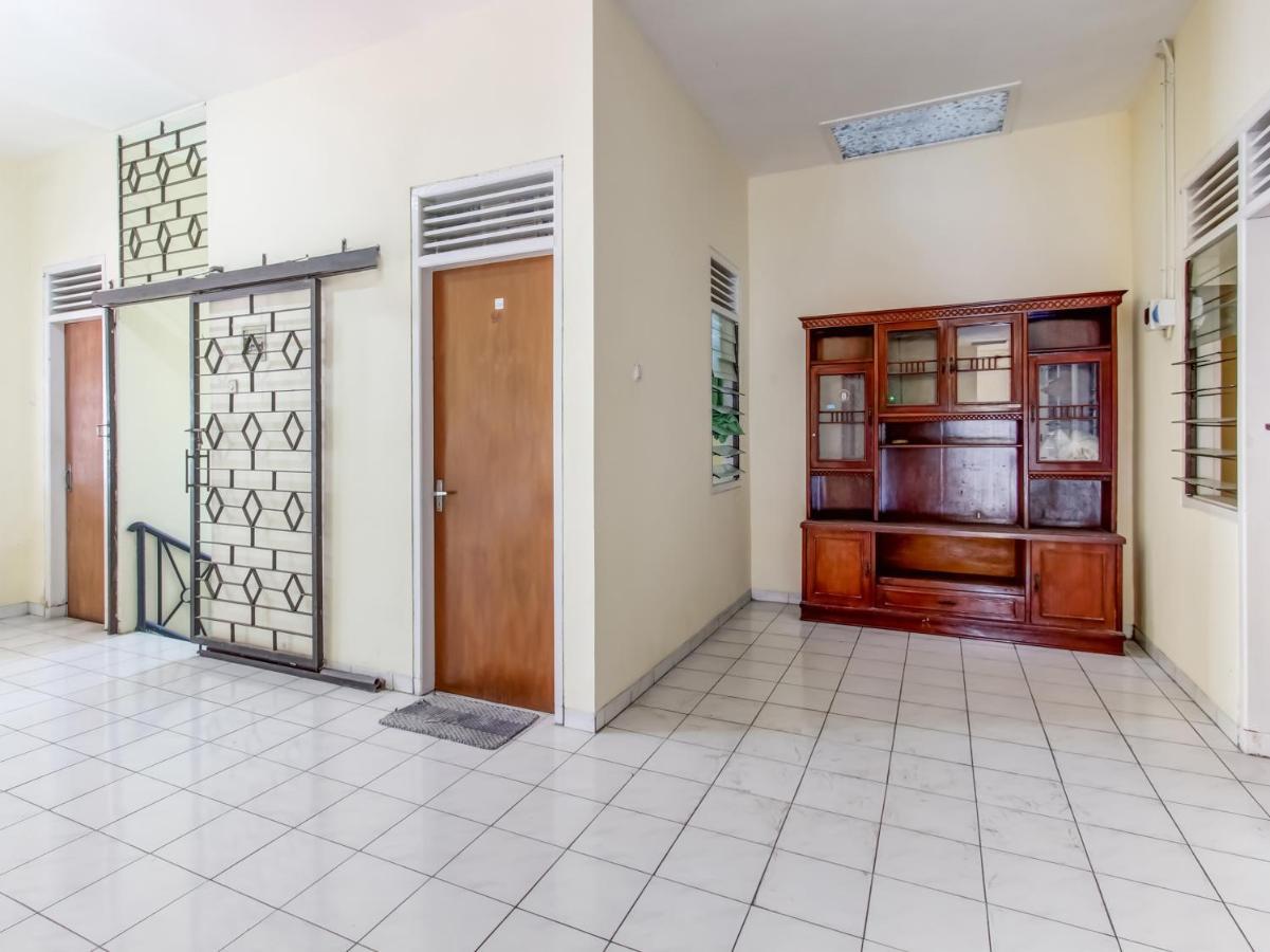 Oyo Life 91374 Asia Stay Semarang Syariah المظهر الخارجي الصورة