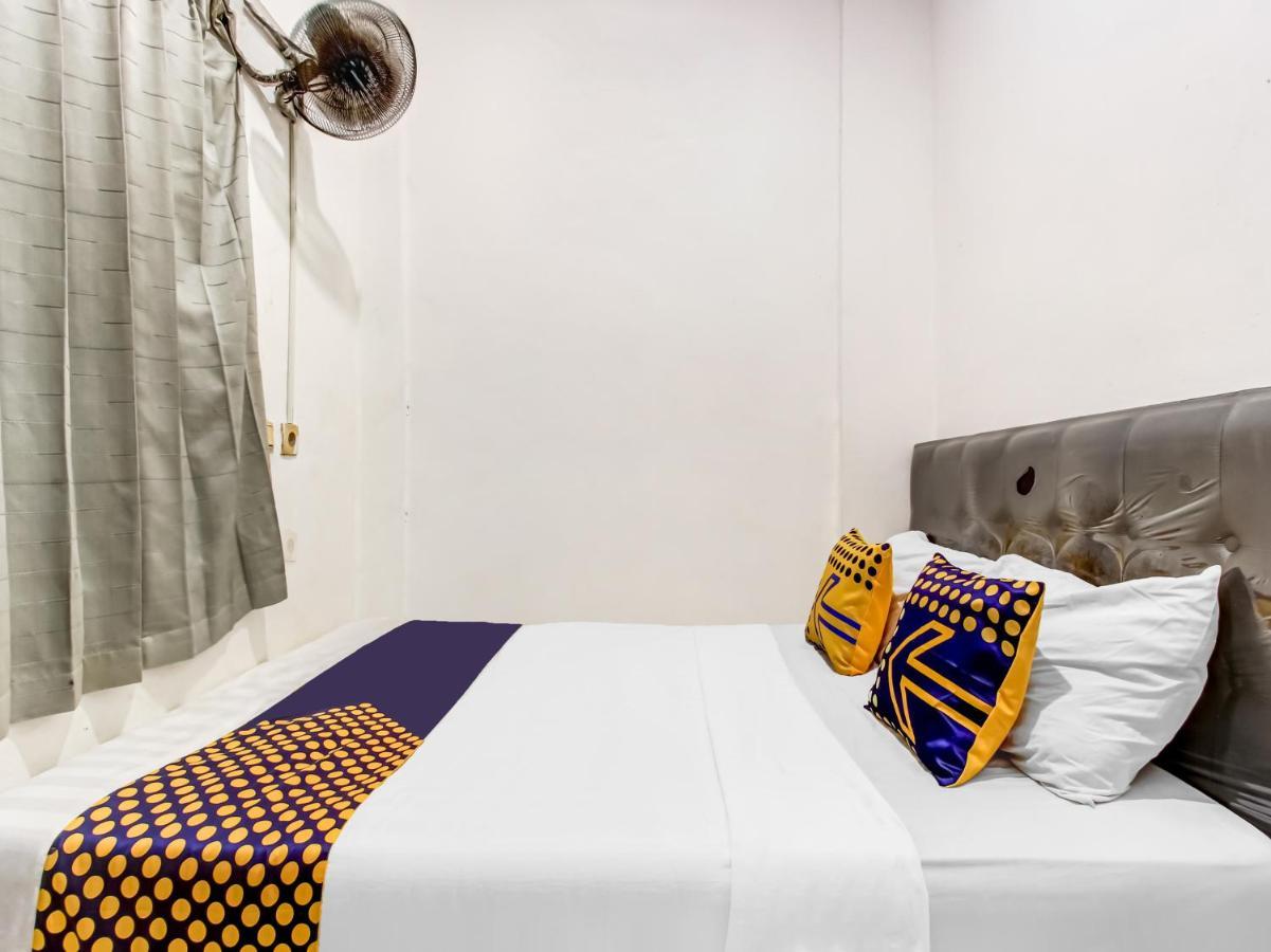 Oyo Life 91374 Asia Stay Semarang Syariah المظهر الخارجي الصورة